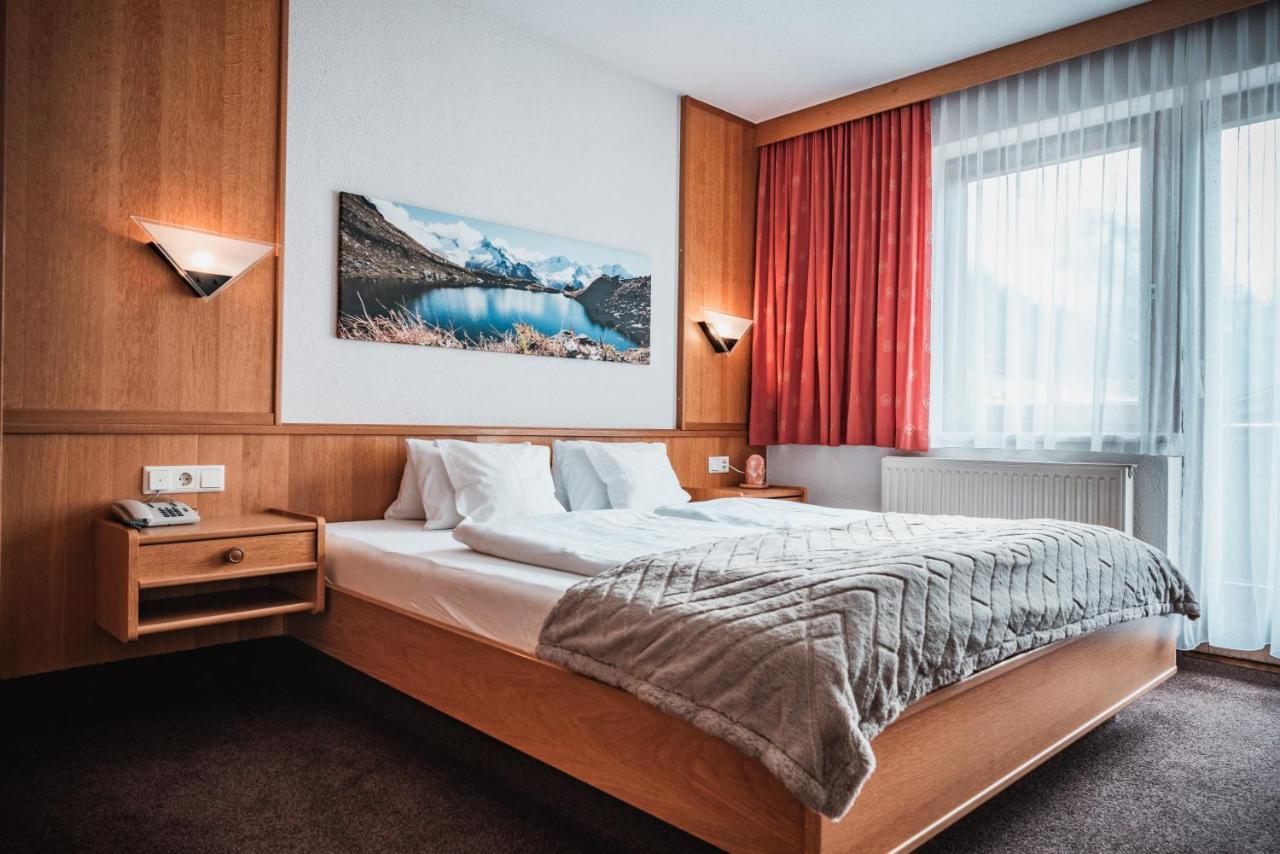 Hotel Garni Romantika Sankt Leonhard im Pitztal Exterior foto