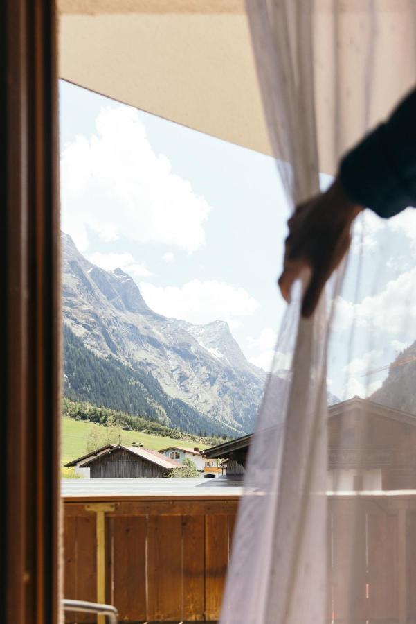 Hotel Garni Romantika Sankt Leonhard im Pitztal Exterior foto