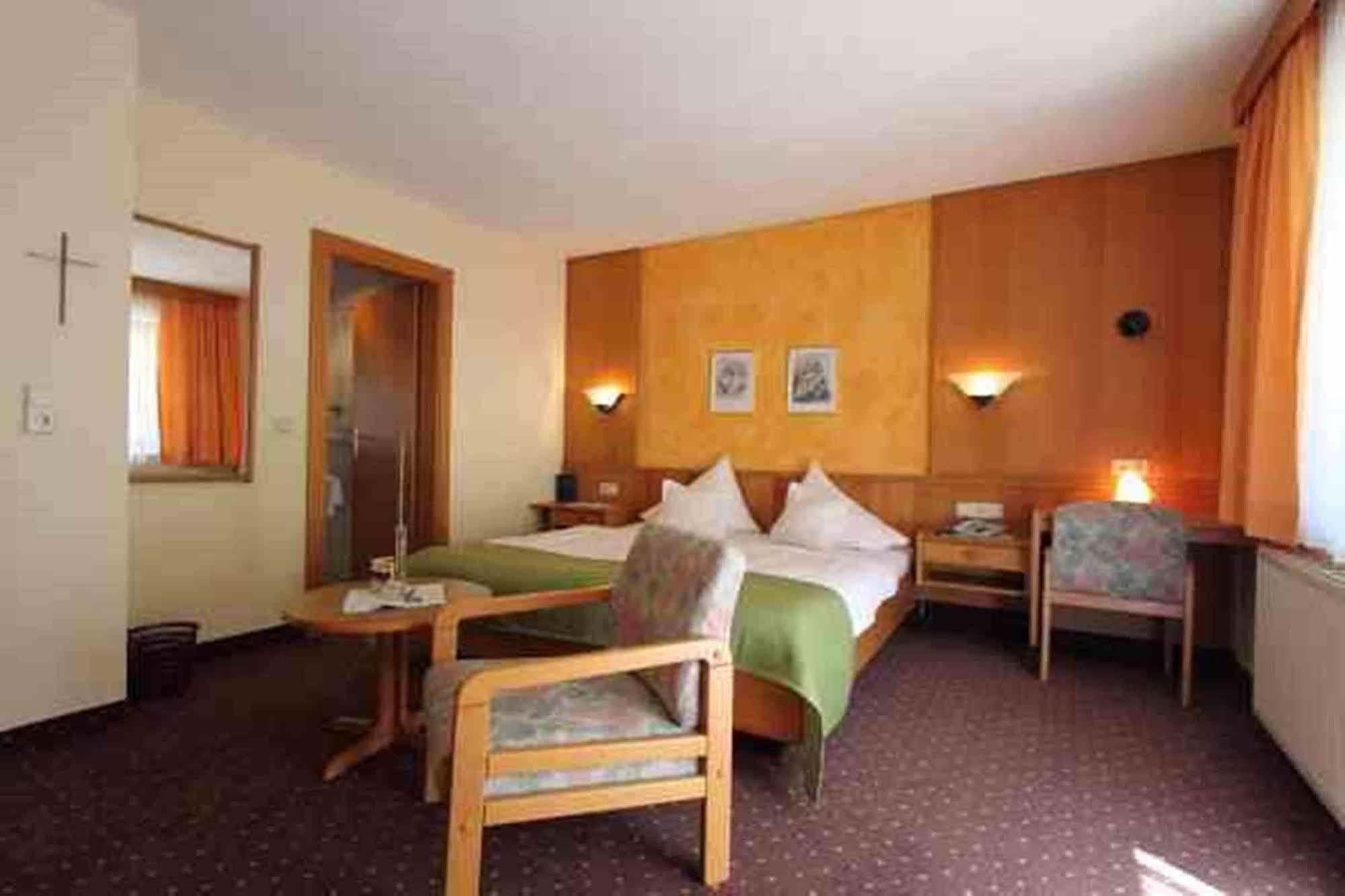Hotel Garni Romantika Sankt Leonhard im Pitztal Exterior foto